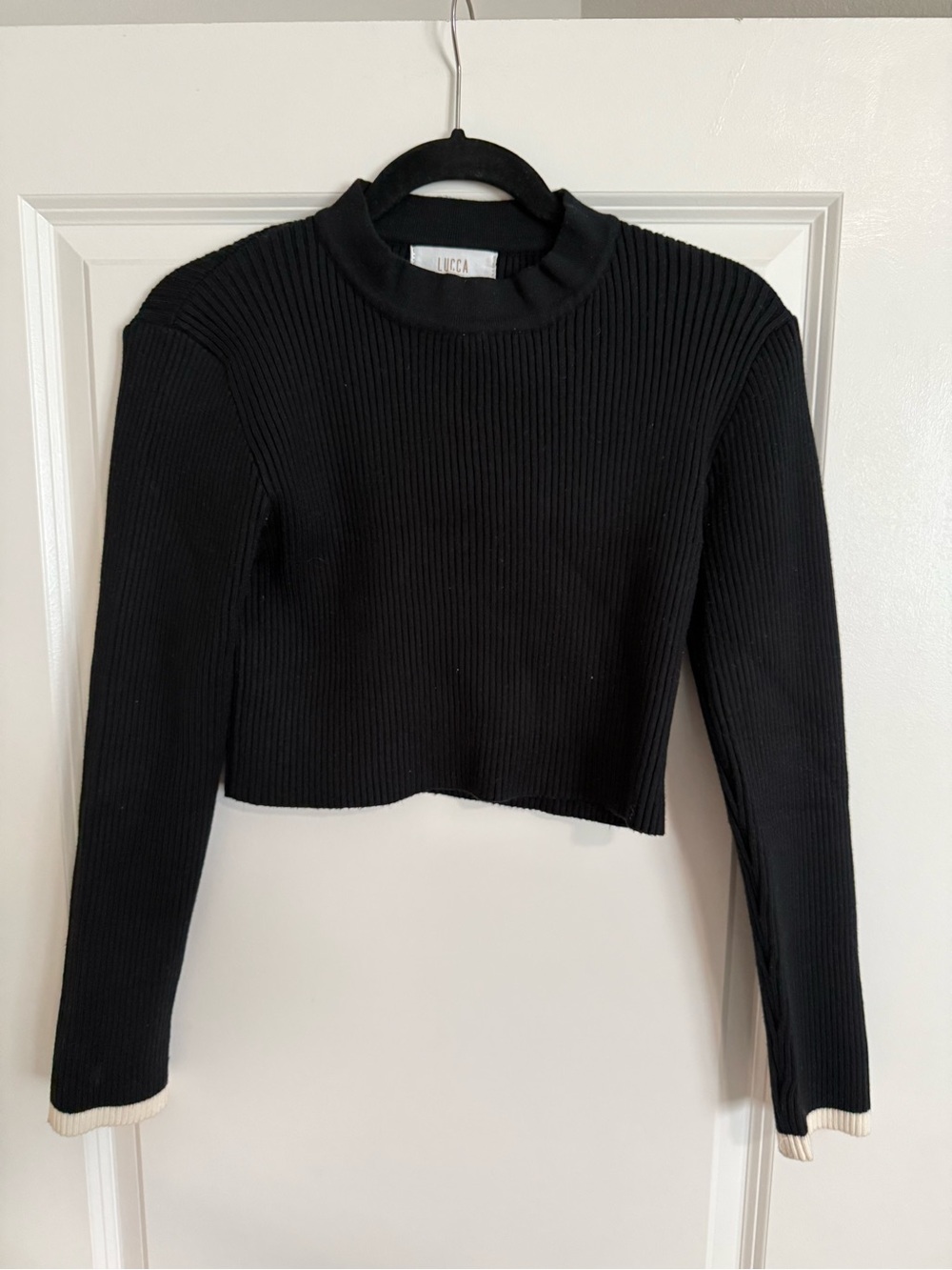 Lucca Black Ribbed Long-Sleeve Crop Top with Contrast Cuffs